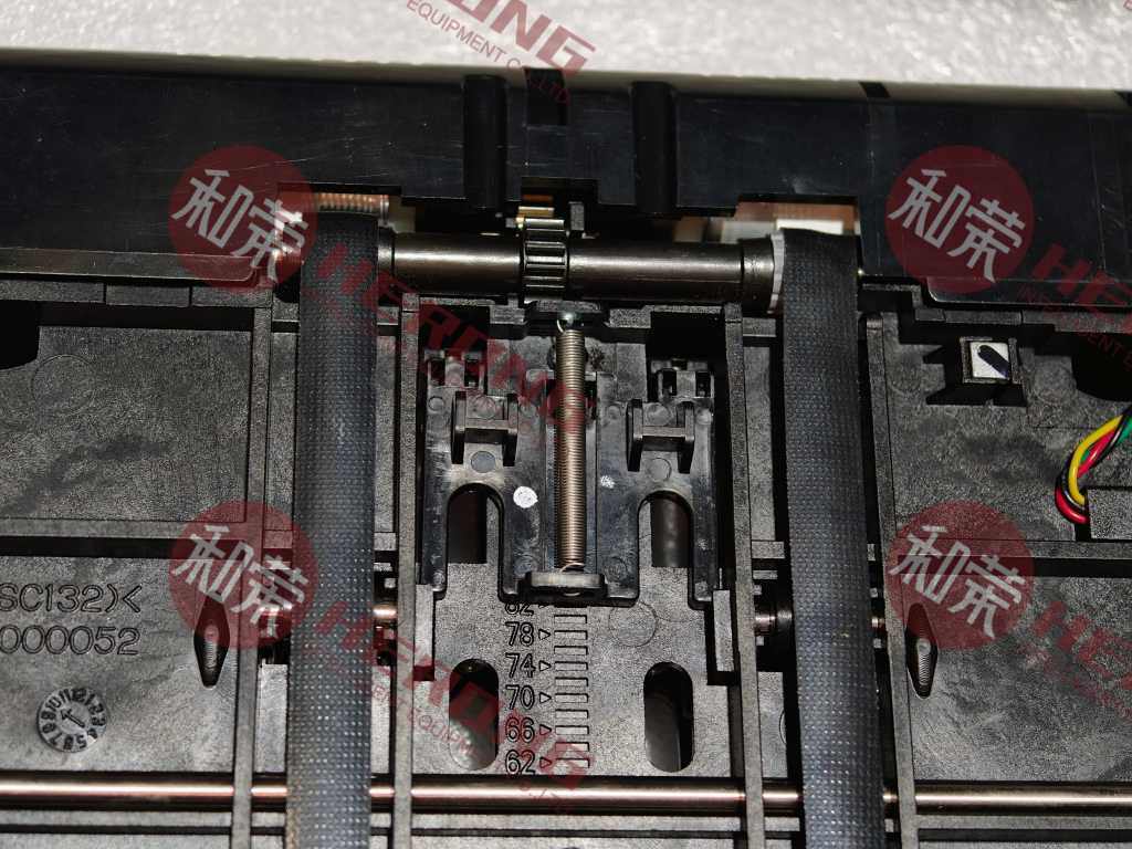 Nowa, wysokiej jakości sprężyna do części bankomatu Hyosung CDU Clamp Carriage